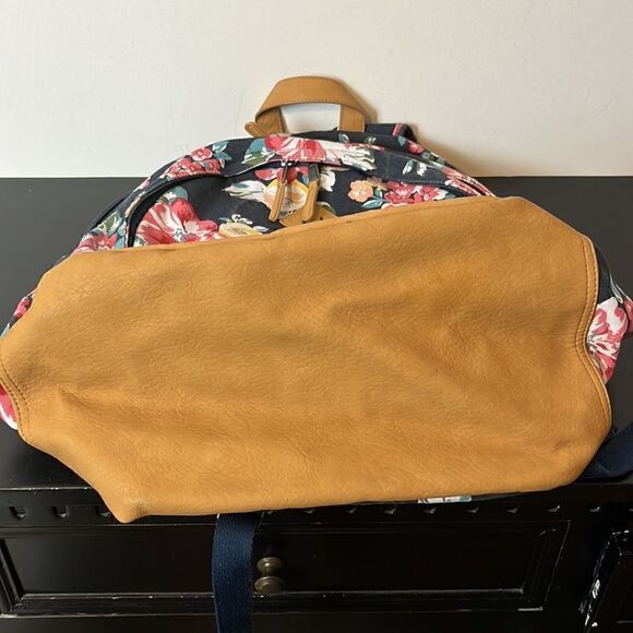 Pottery Barn Teen Northfield Pool Full Bloom Recycled Backpacks main image 6